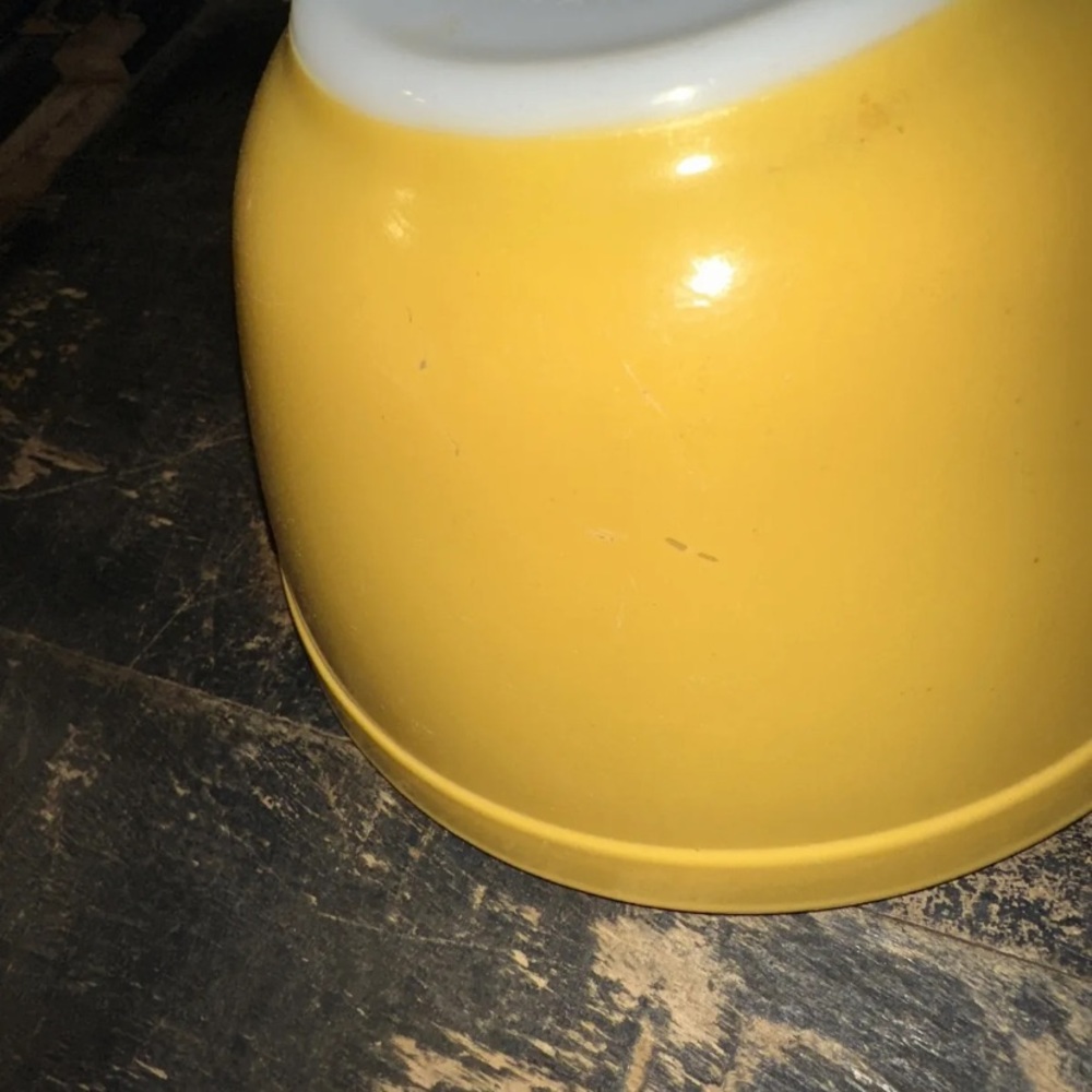Pyrex yellow bowl - Picture 3 of 6